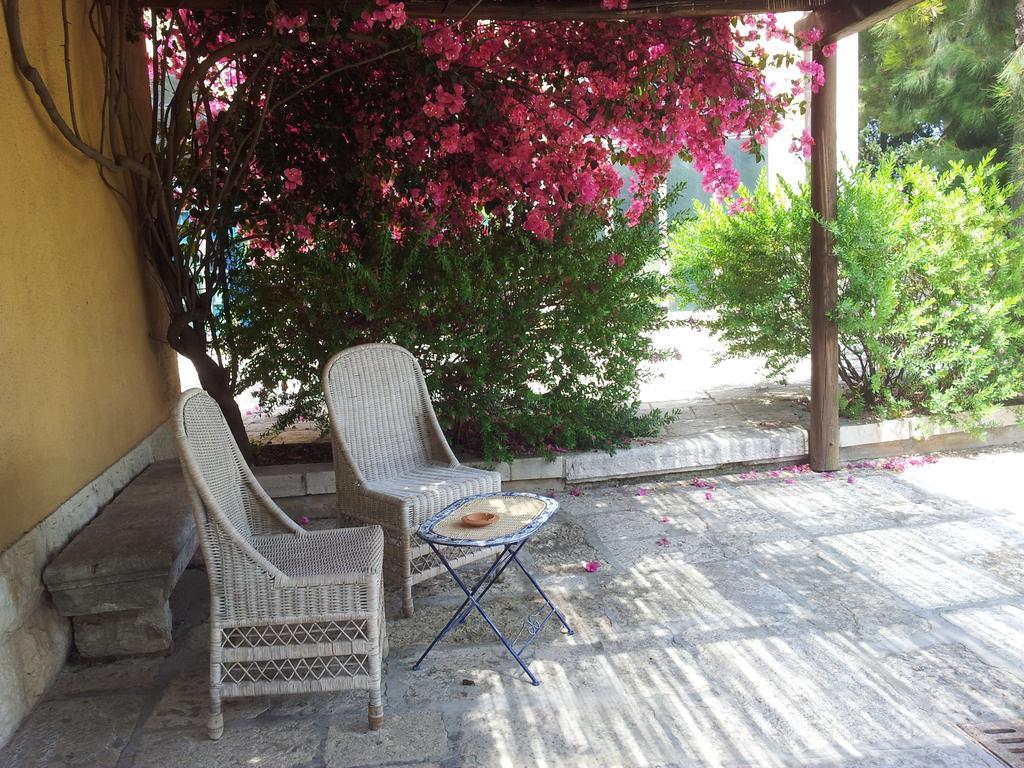 Villa Carcano Trani Kamer foto