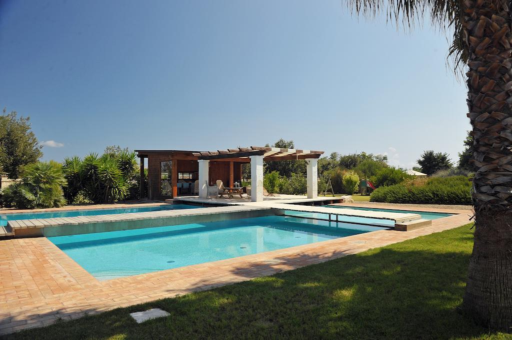 Villa Carcano Trani Buitenkant foto