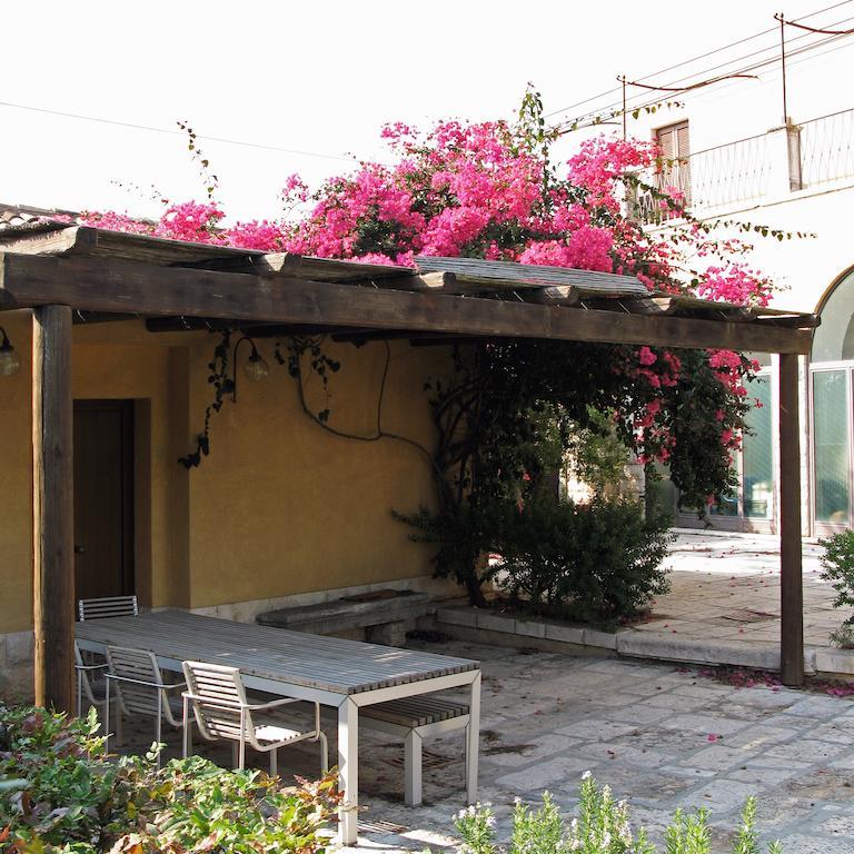 Villa Carcano Trani Kamer foto