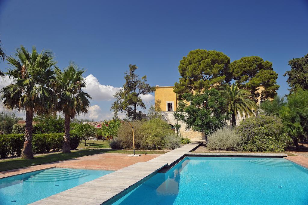 Villa Carcano Trani Buitenkant foto