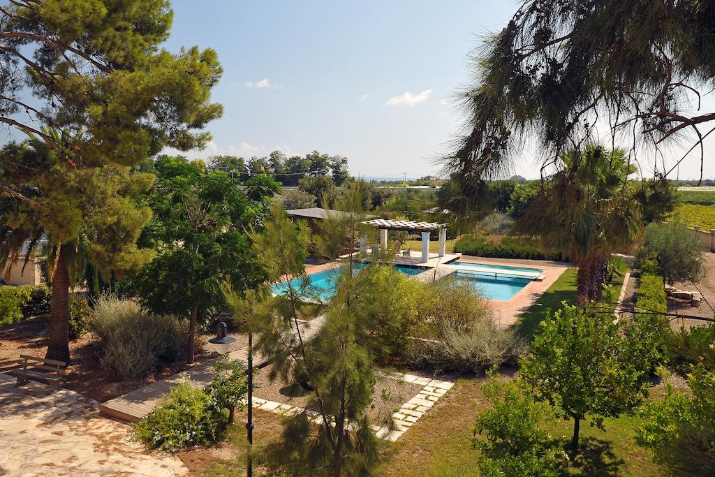 Villa Carcano Trani Buitenkant foto